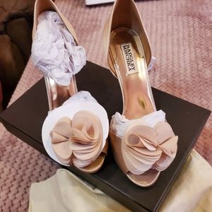 Badgley Mischka Size 8